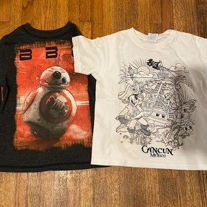 2 shirts Size M.